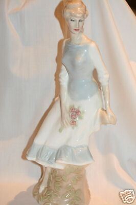 Royal Doulton Figurine HN 3145 ROSE ARBOUR  